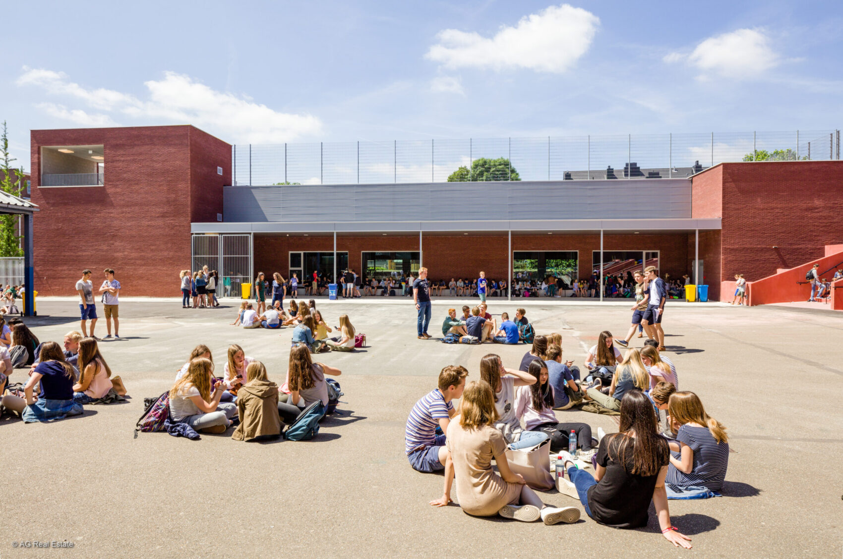 Scholen van Vlaanderen (Perceel 1) is een vooruitstrevend scholenbouwprogramma dat tot doel heeft moderne en duurzame leeromgevingen te creëren.